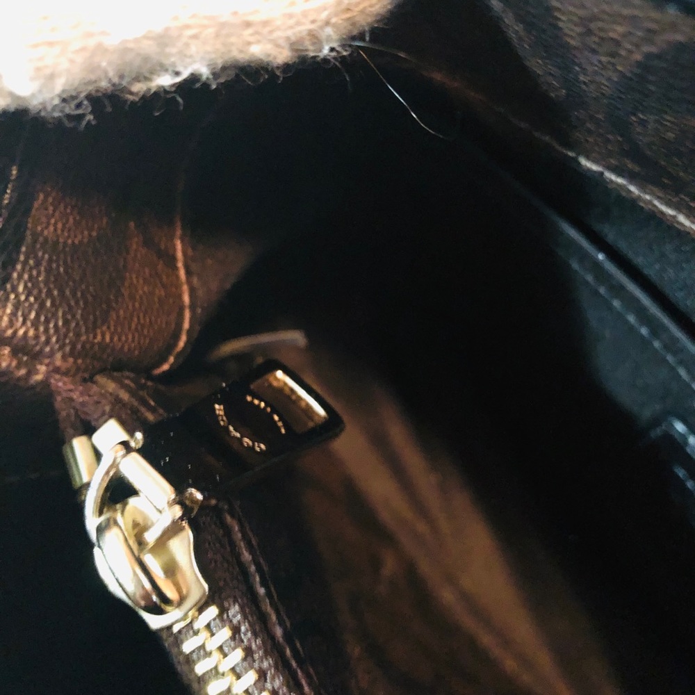 ❌SOLD❌ Coach 2 way Crossbody Bag - Picture 6 of 8